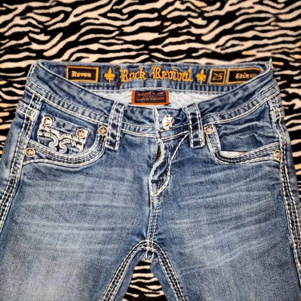 Rock Revival Raven Size 25 Skinny